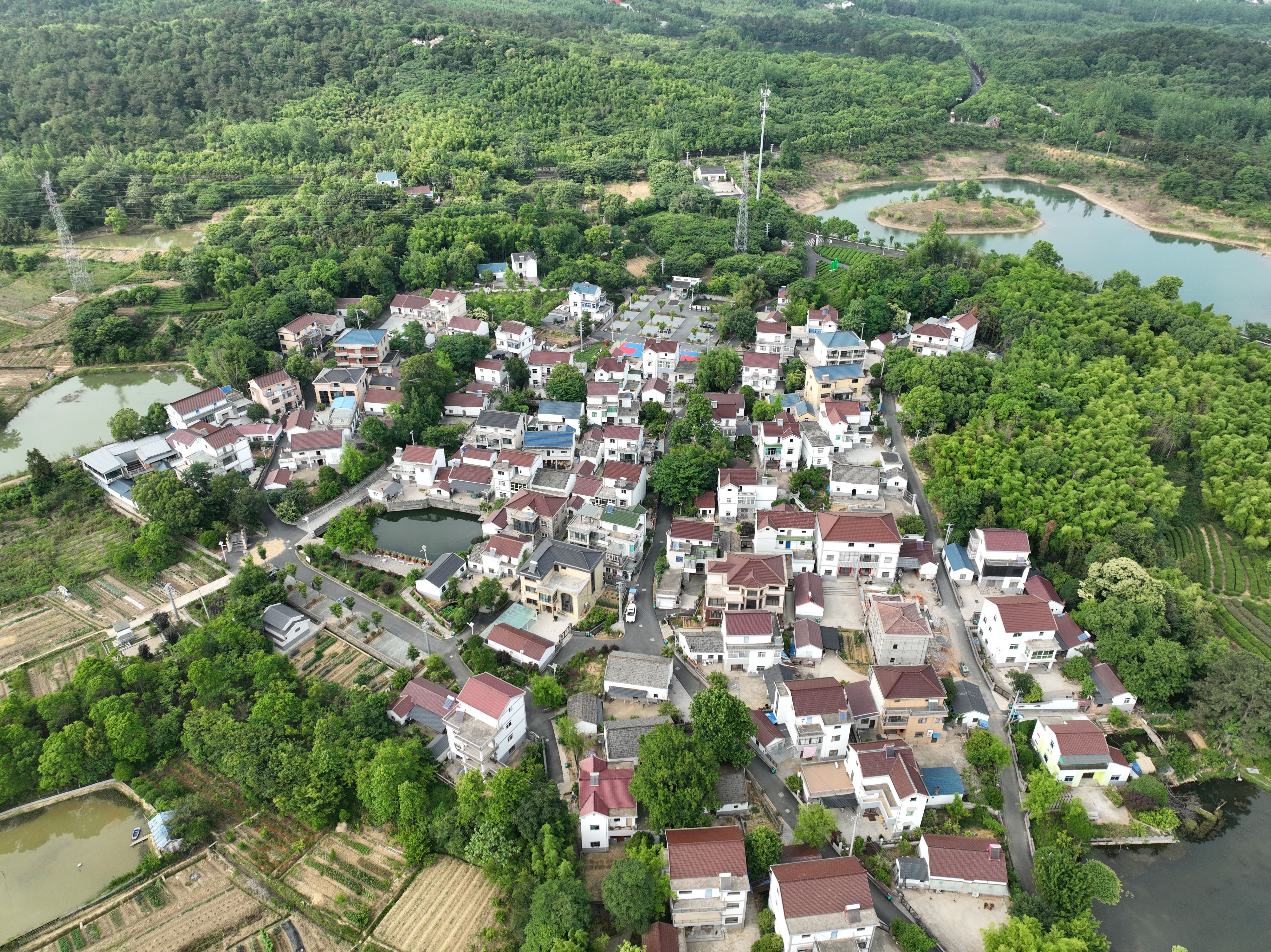 田園鄉(xiāng)村示范點(diǎn) 上演閑置農(nóng)房“變形記”