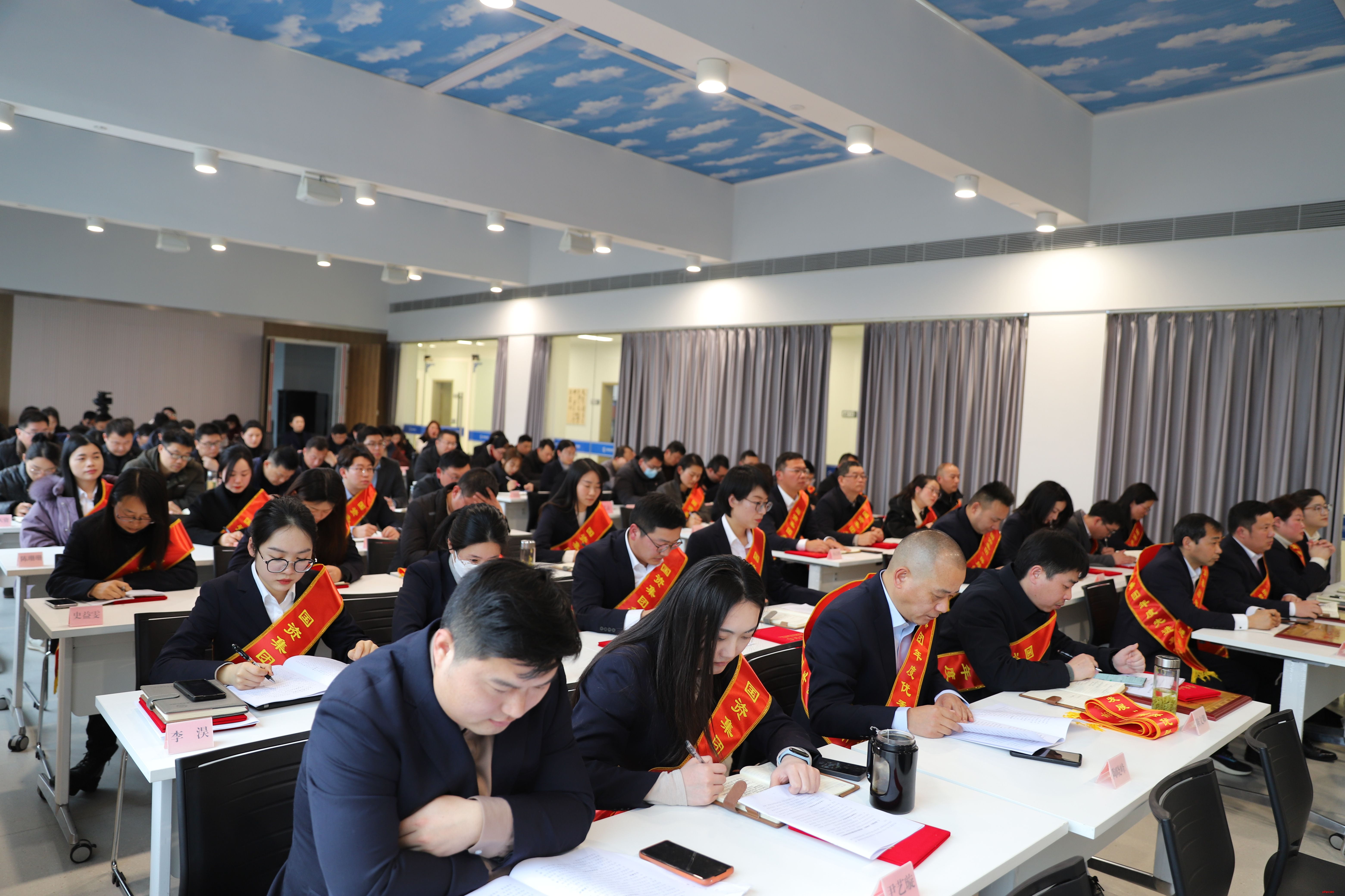 國資集團(tuán)“新春第一會”擂響“高質(zhì)量發(fā)展”戰(zhàn)鼓再出征