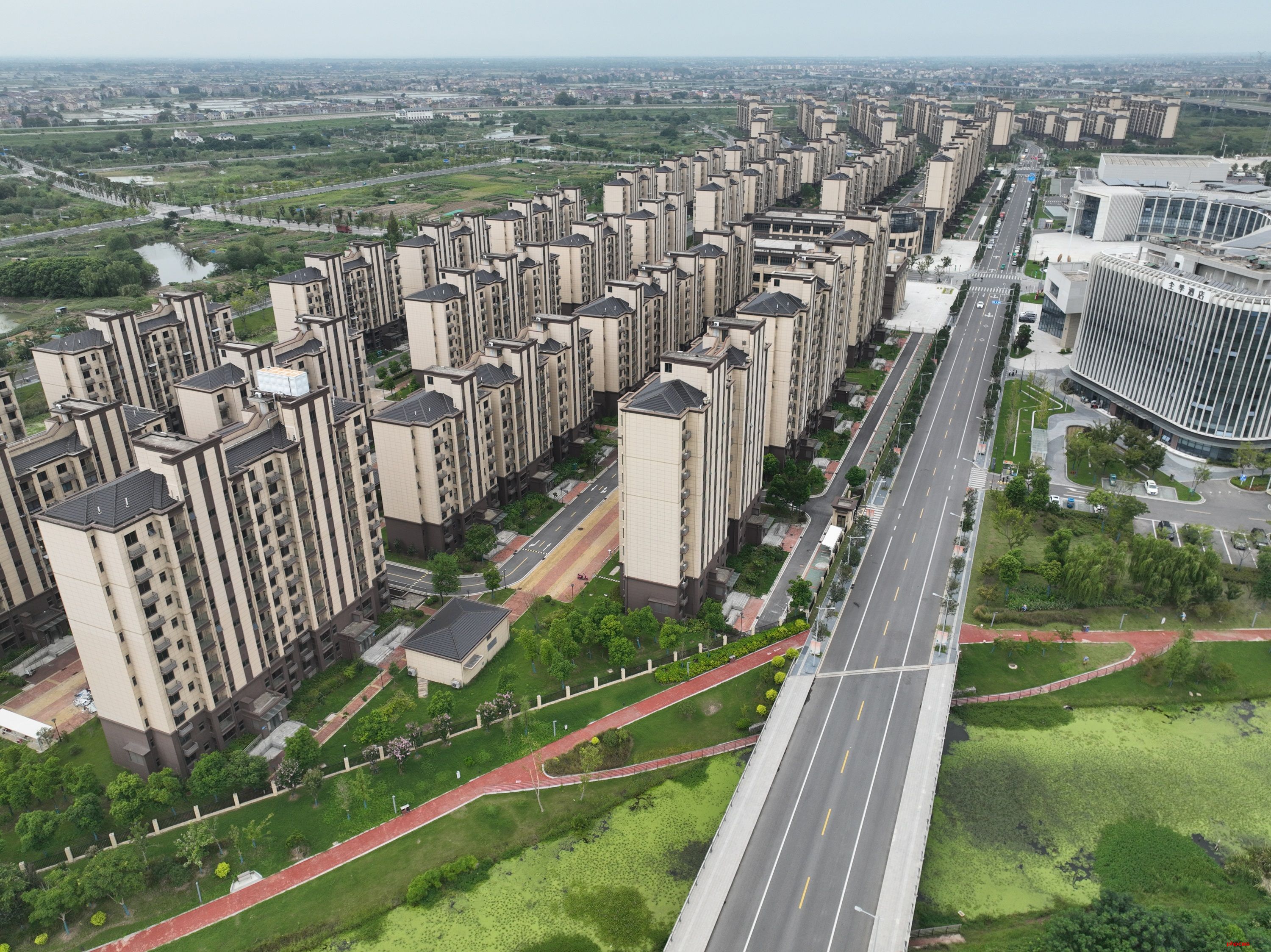 資產(chǎn)盤活再“生金”--晨景嘉園小區(qū)簡裝出租房源順利交付