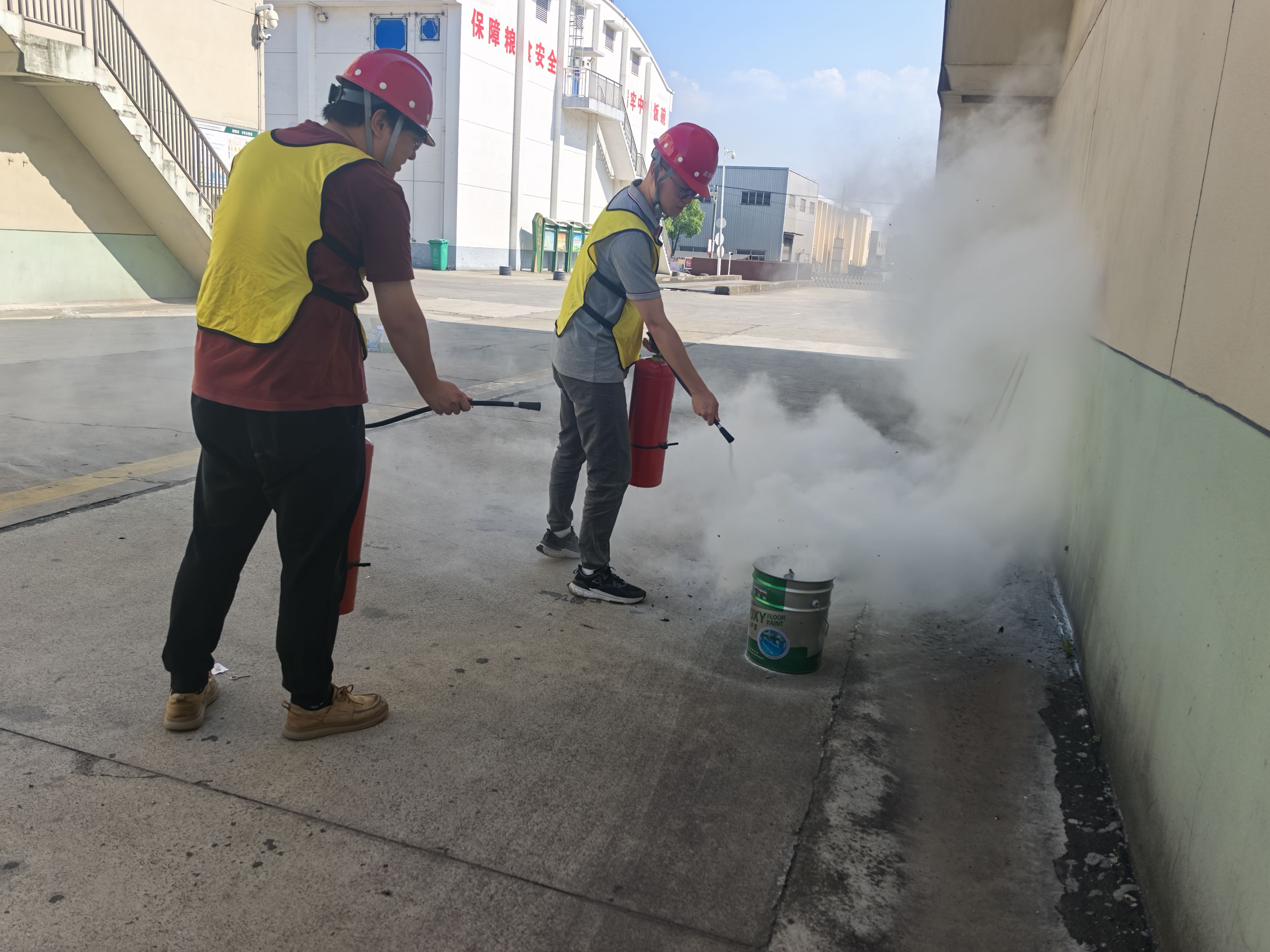 國(guó)資集團(tuán)成功舉行顧隴庫(kù)糧庫(kù)火災(zāi)事故專項(xiàng)應(yīng)急演練